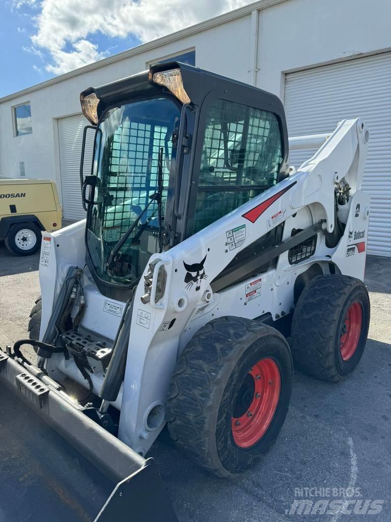 Bobcat S 770  스키드로더