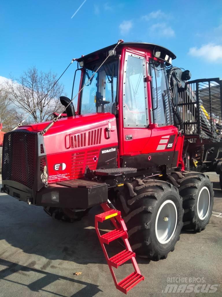 Komatsu 835 원목 포워더