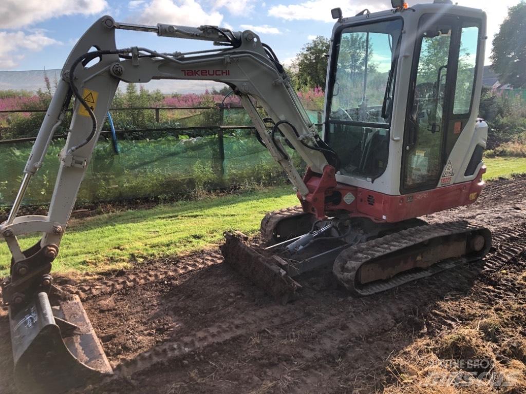 Takeuchi TB 225 소형 굴삭기 7톤 미만
