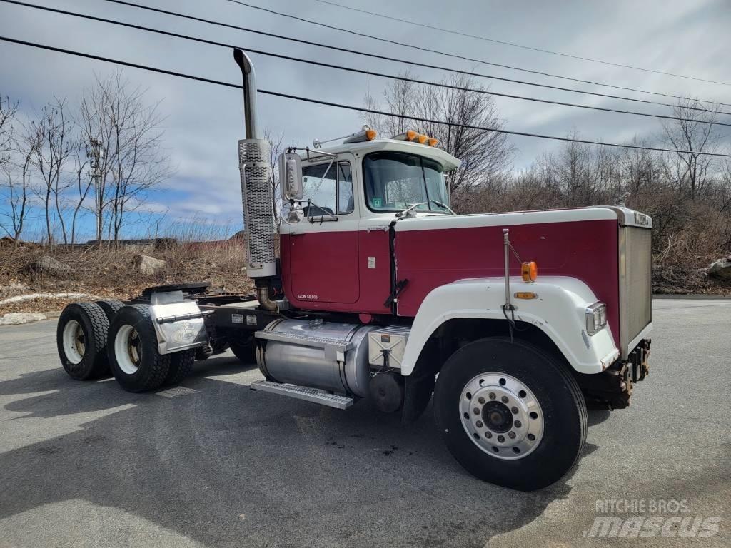 Mack RW613 트랙터 유닛