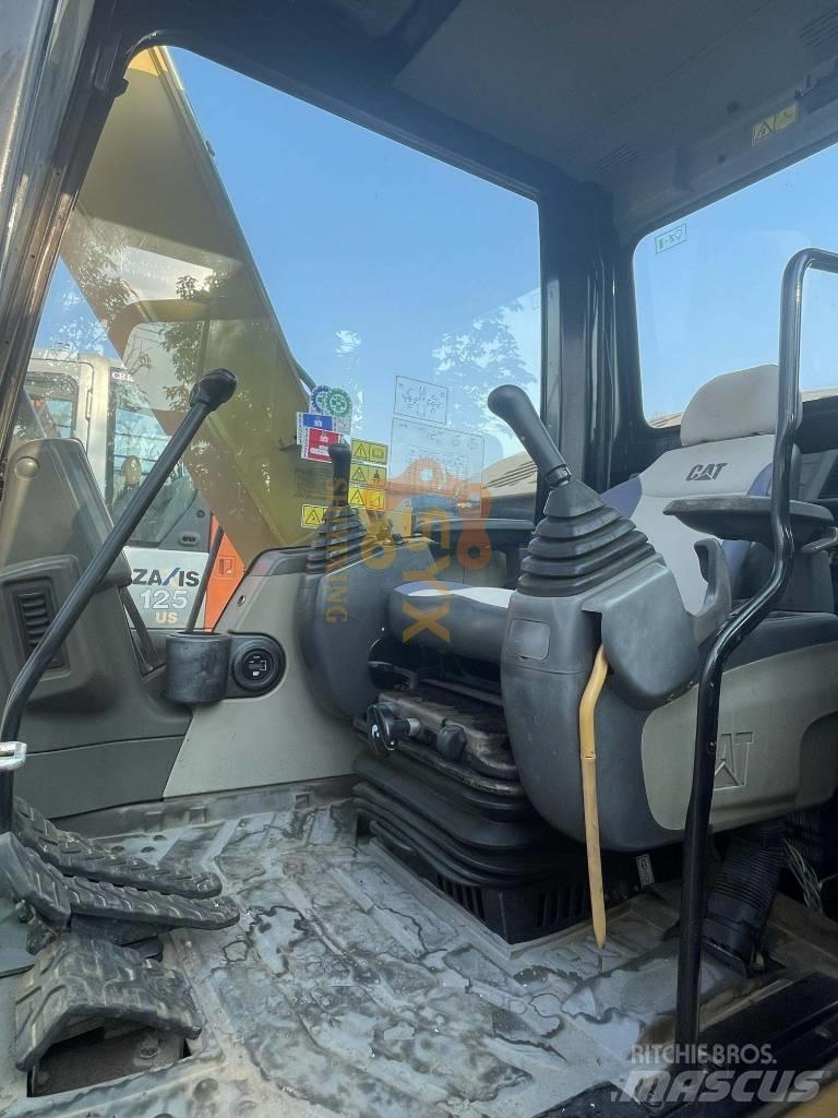 Komatsu PC 200-8 대형 굴삭기 29톤 이상