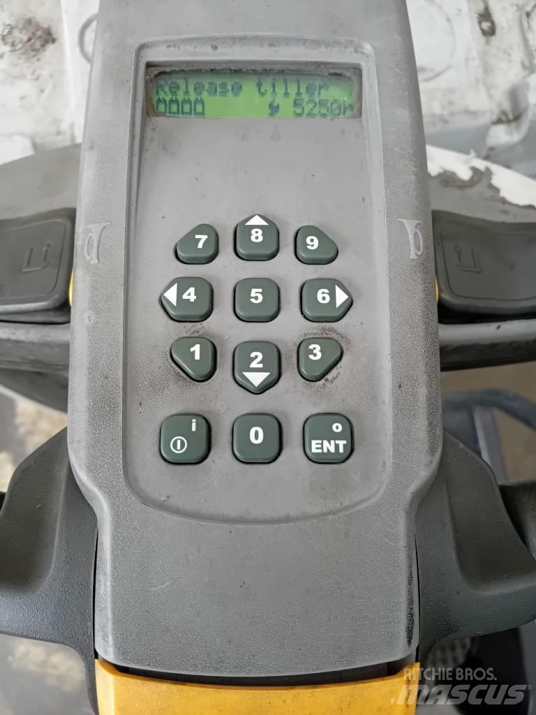 UniCarriers PMR 200F 로우 리프터(승강대 포함)