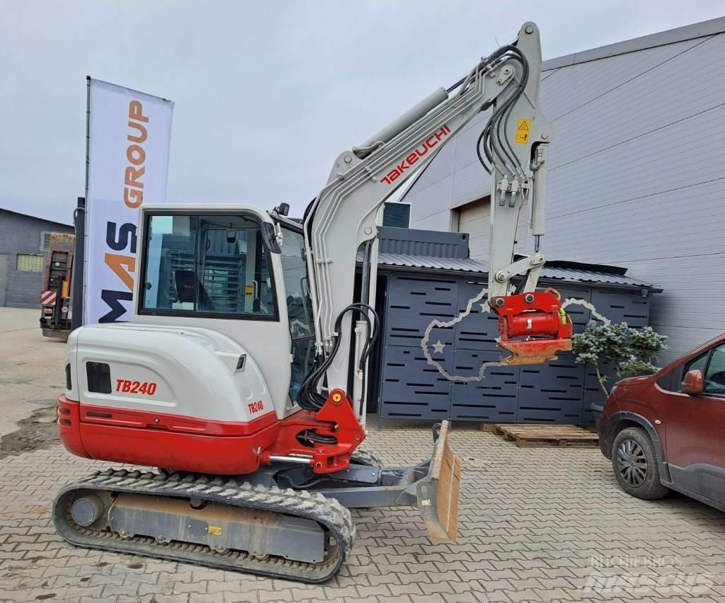 Takeuchi TB 240 소형 굴삭기 7톤 미만