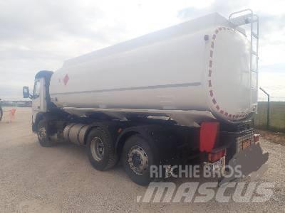 Volvo FM 7 6X2 탱커 트럭