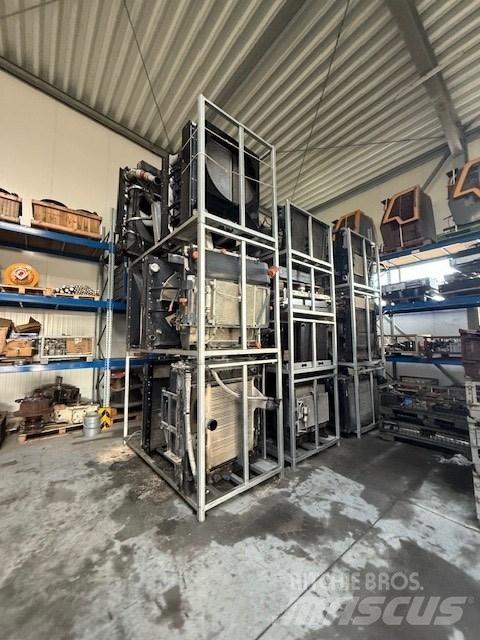 Liebherr USED PARTS 라디에이터