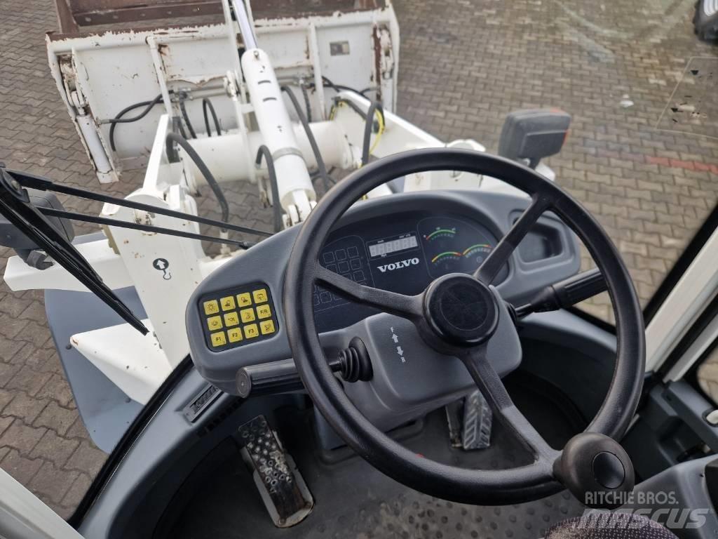 Volvo L 30 B  휠로우더