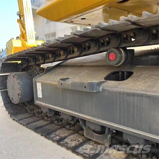 Komatsu PC 210 대형 굴삭기 29톤 이상