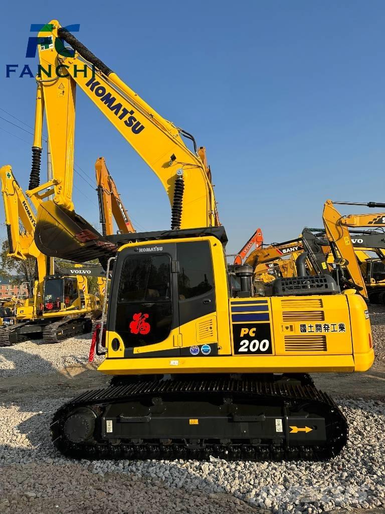 Komatsu PC 200-8 대형 굴삭기 29톤 이상