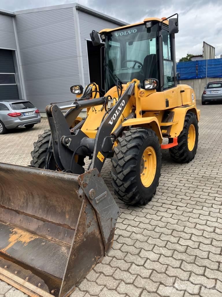 Volvo L 30 G  휠로우더