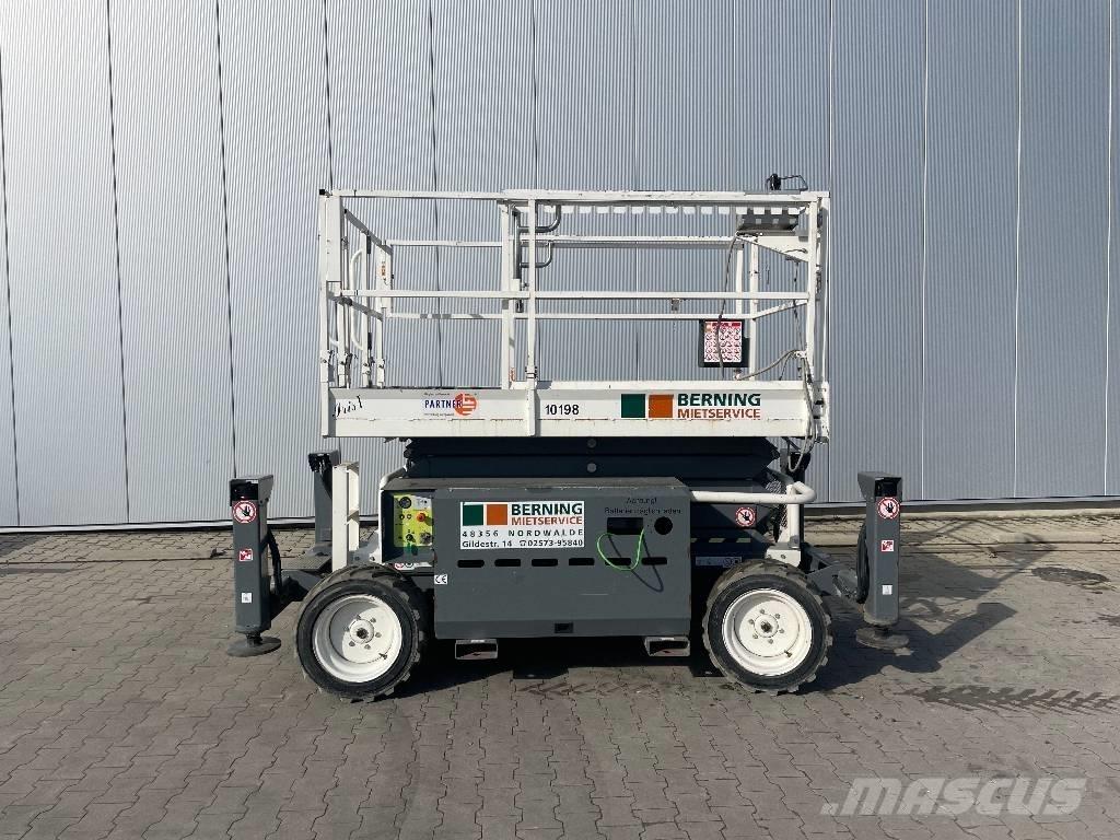 SkyJack SJ 6832 RTE 가위형 리프트