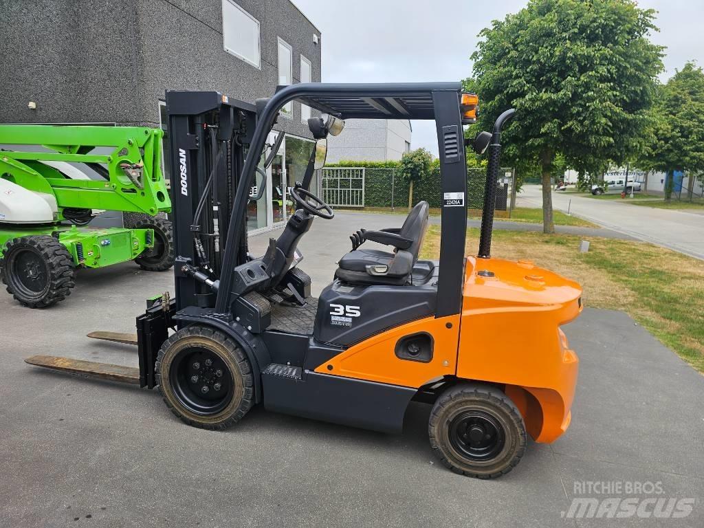 Doosan D 35 S-7 디젤 지게차