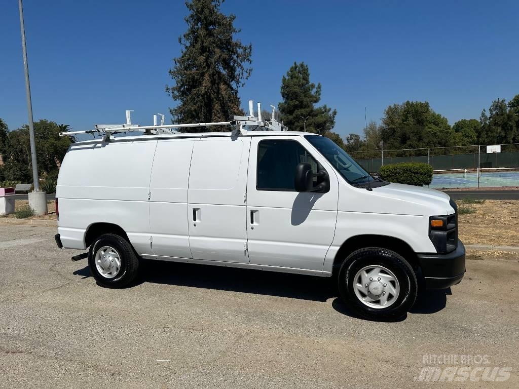 Ford E 250 패널 화물차