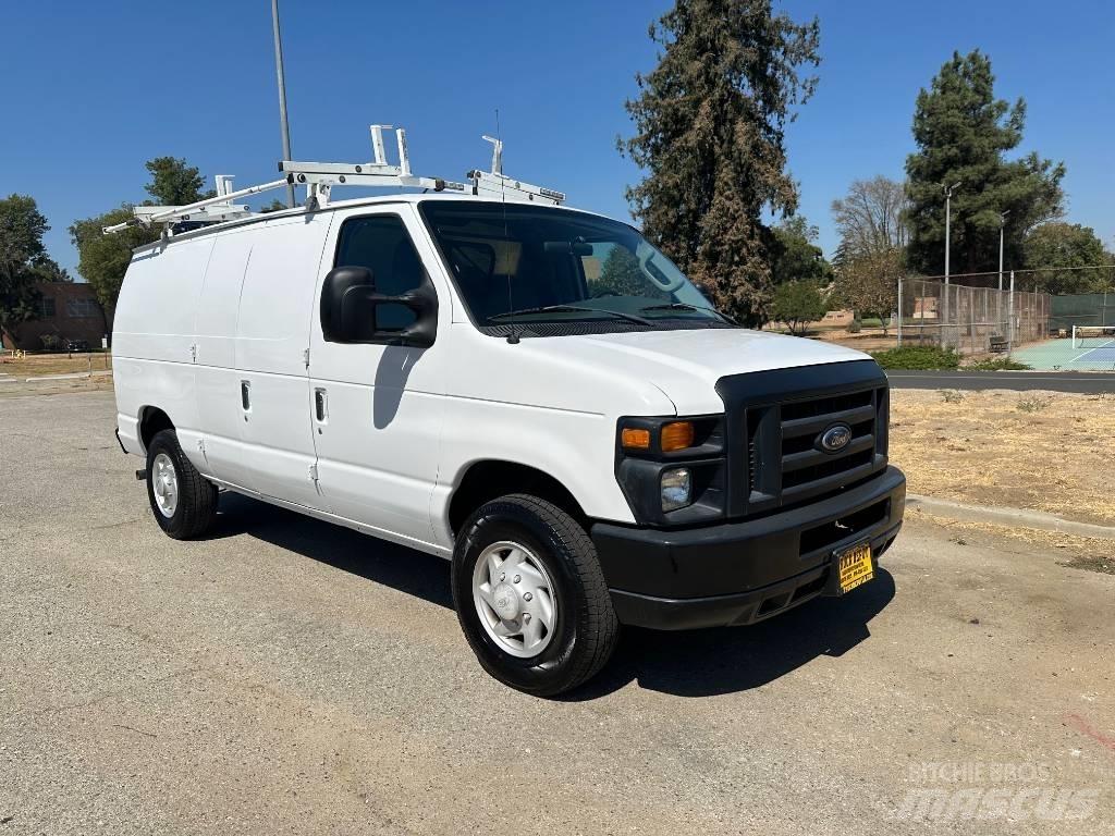 Ford E 250 패널 화물차