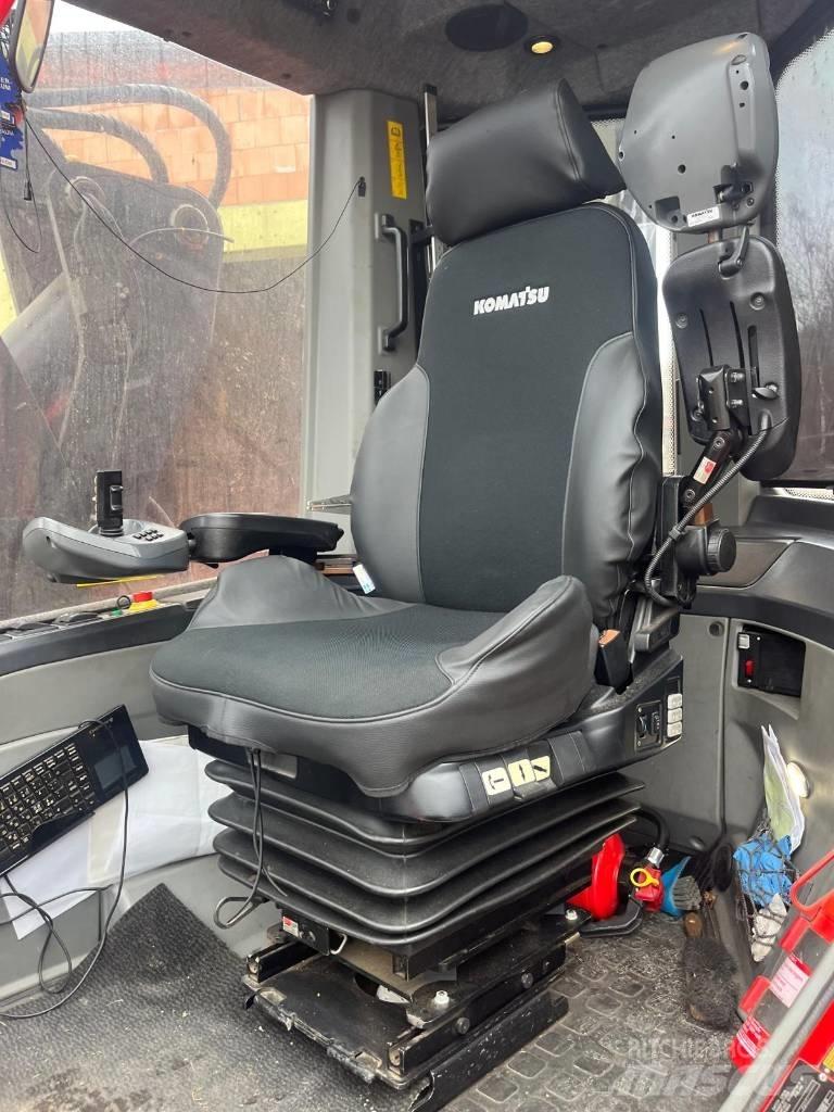 Komatsu 931 XC 원목 하베스터