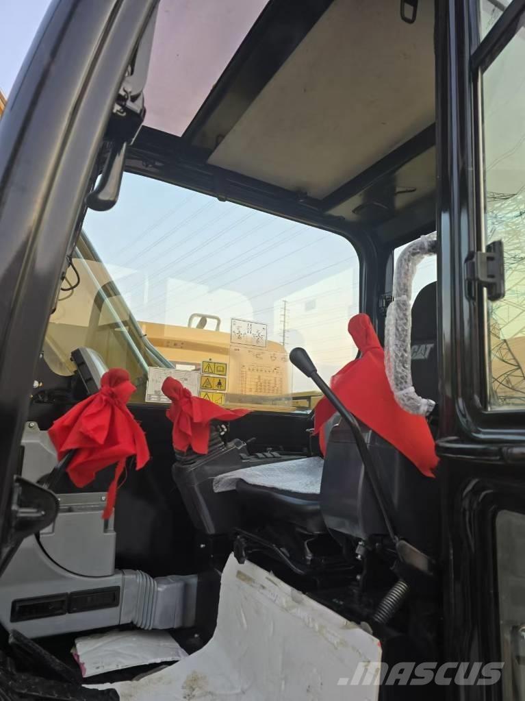 CAT 307 소형 굴삭기 7톤 미만