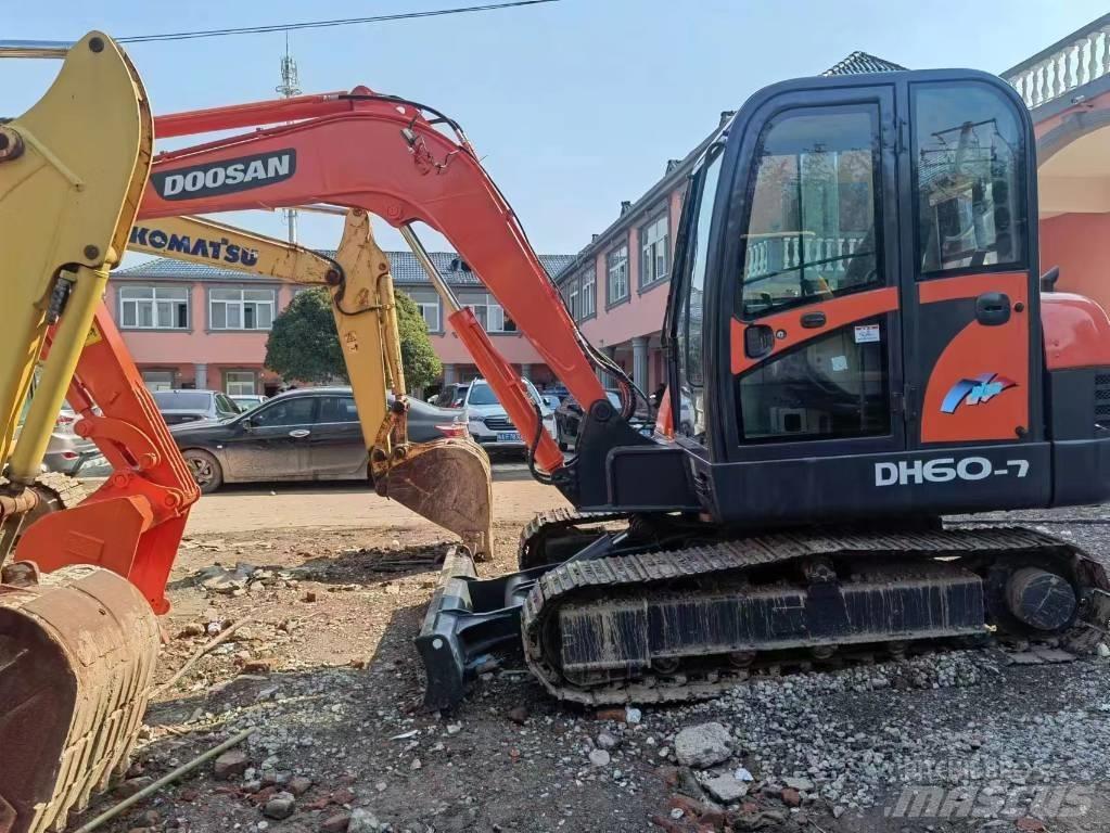 Doosan DH 60-7 소형 굴삭기 7톤 미만