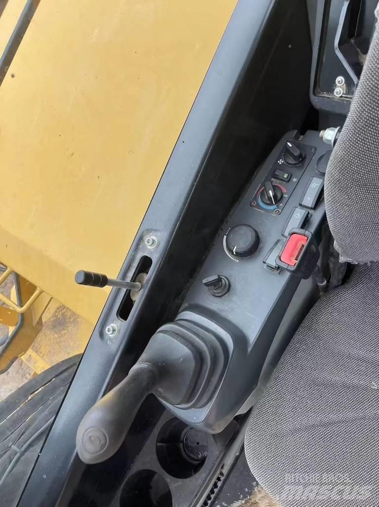 John Deere E60 소형 굴삭기 7톤 미만