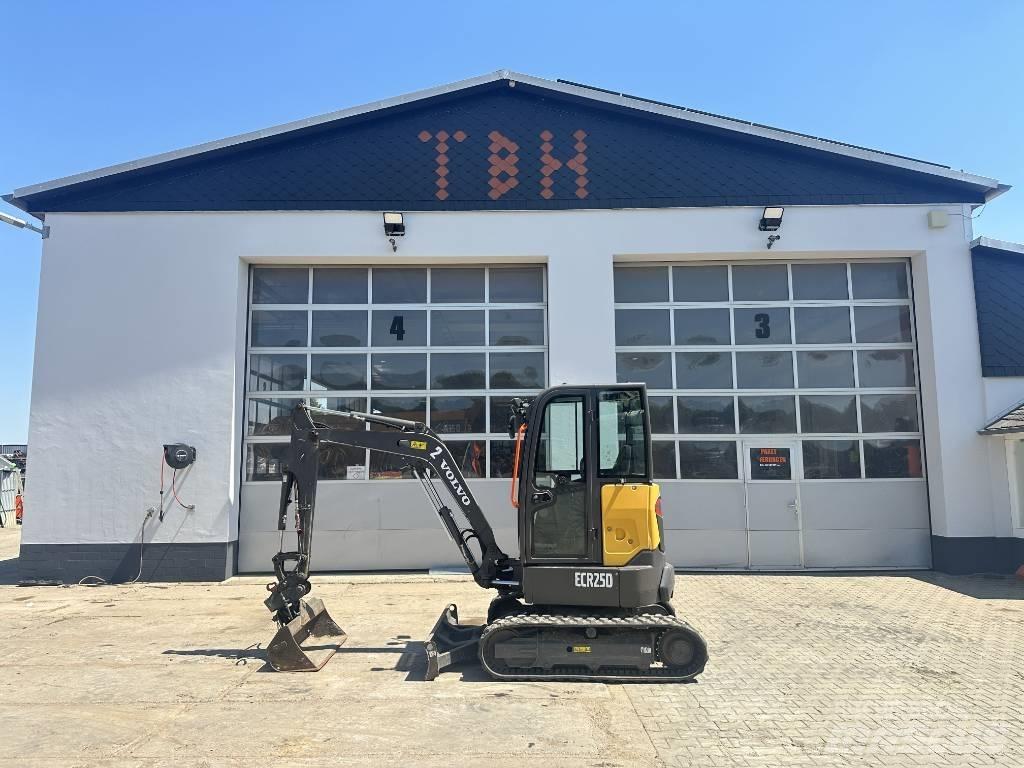 Volvo ECR 25 D 소형 굴삭기 7톤 미만