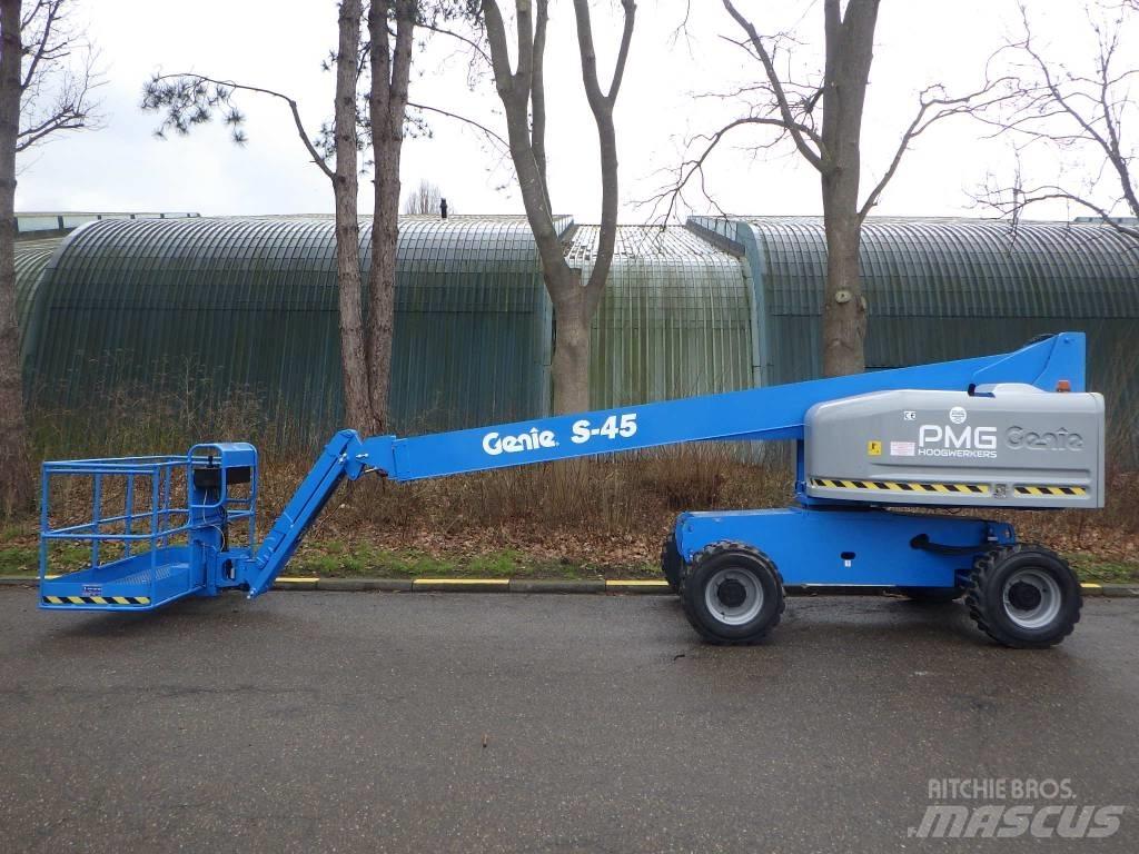 Genie S45 견인식 전동이동 리프트