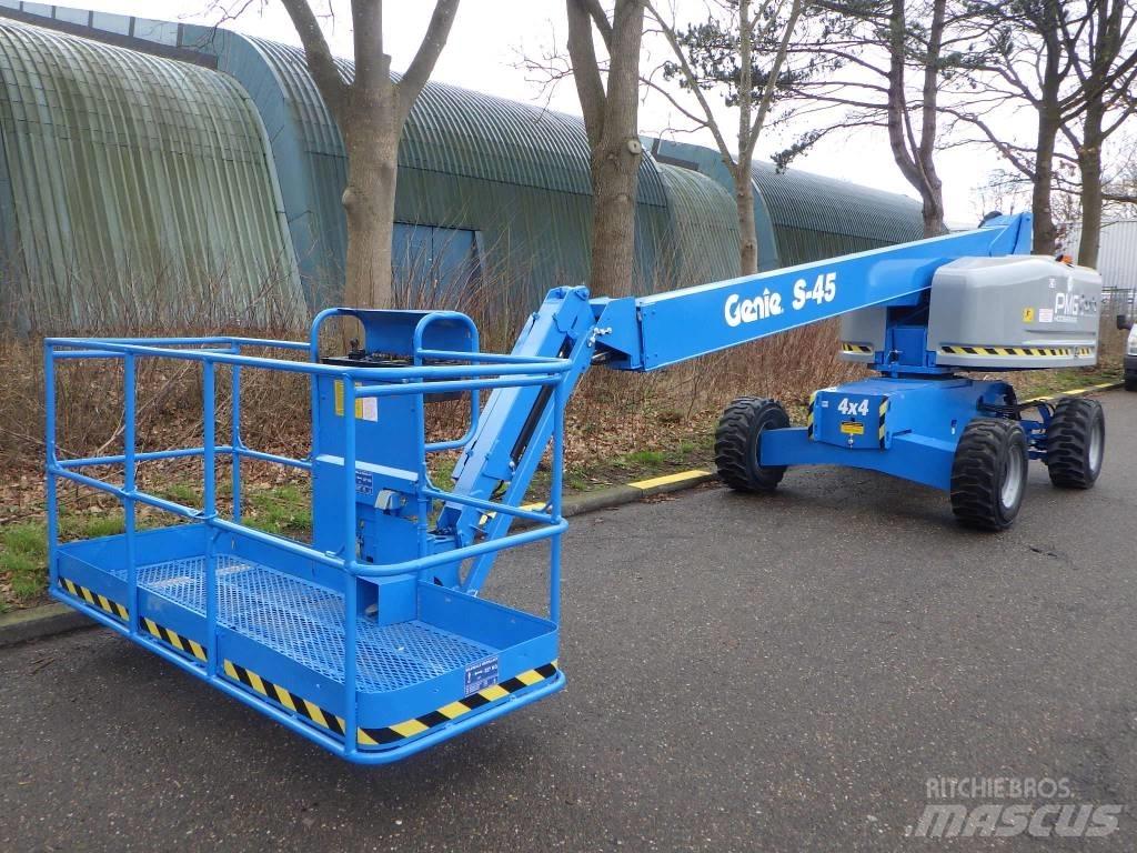 Genie S45 견인식 전동이동 리프트