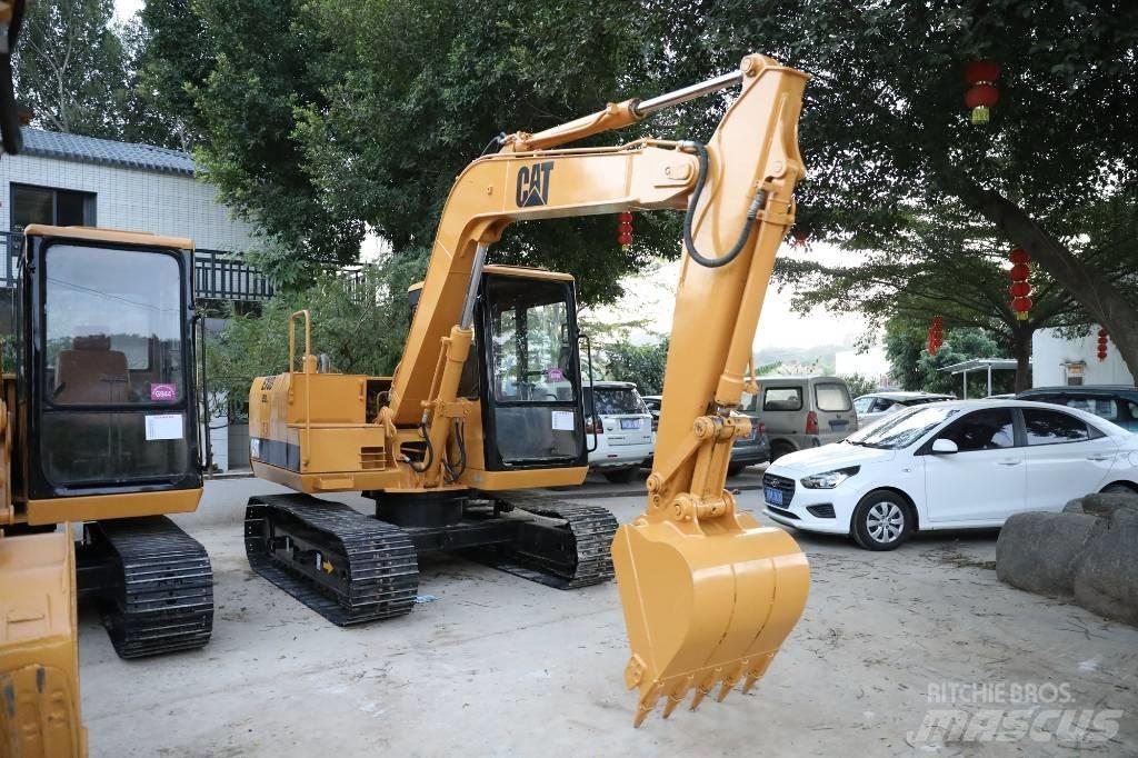 CAT E 70 B 소형 굴삭기 7톤 미만