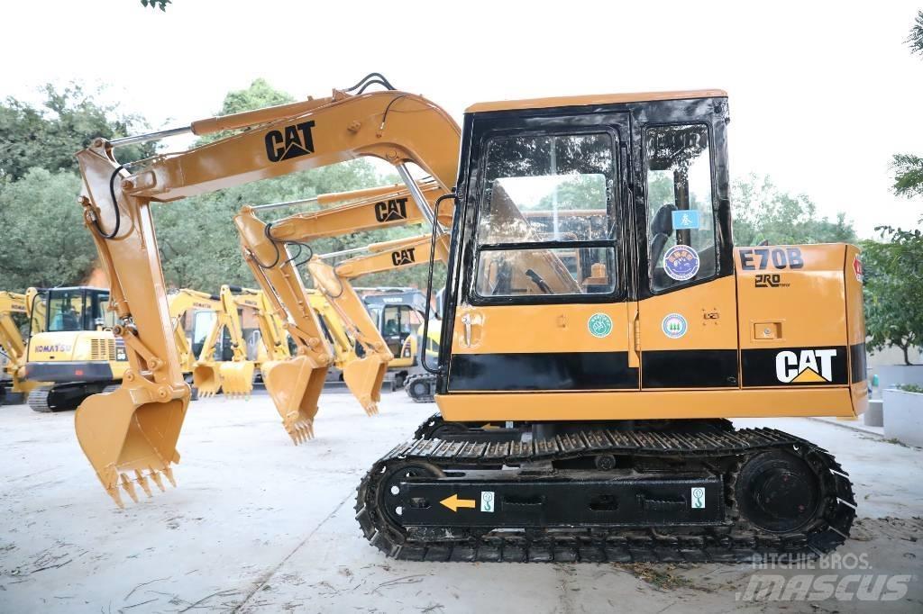 CAT E 70 B 소형 굴삭기 7톤 미만