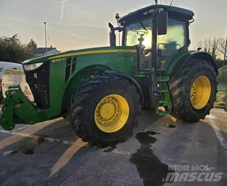 John Deere 8320 R 트랙터