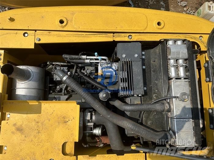 Komatsu PC 130 대형 굴삭기 29톤 이상