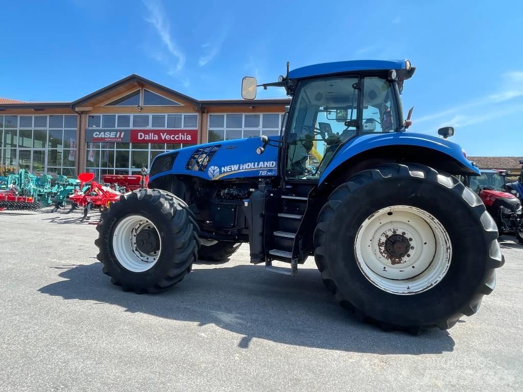 New Holland T 8.360 트랙터