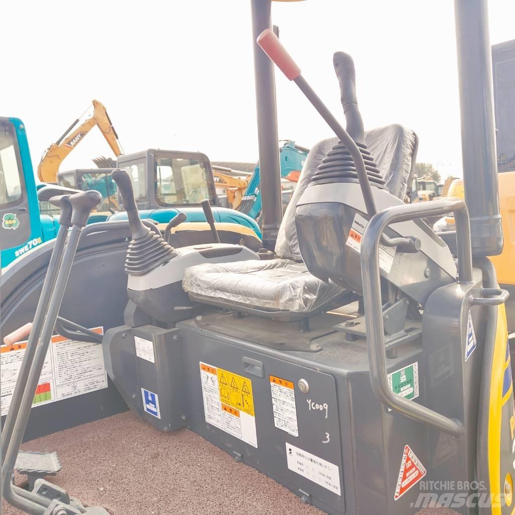 Komatsu PC30MR-3 소형 굴삭기 7톤 미만