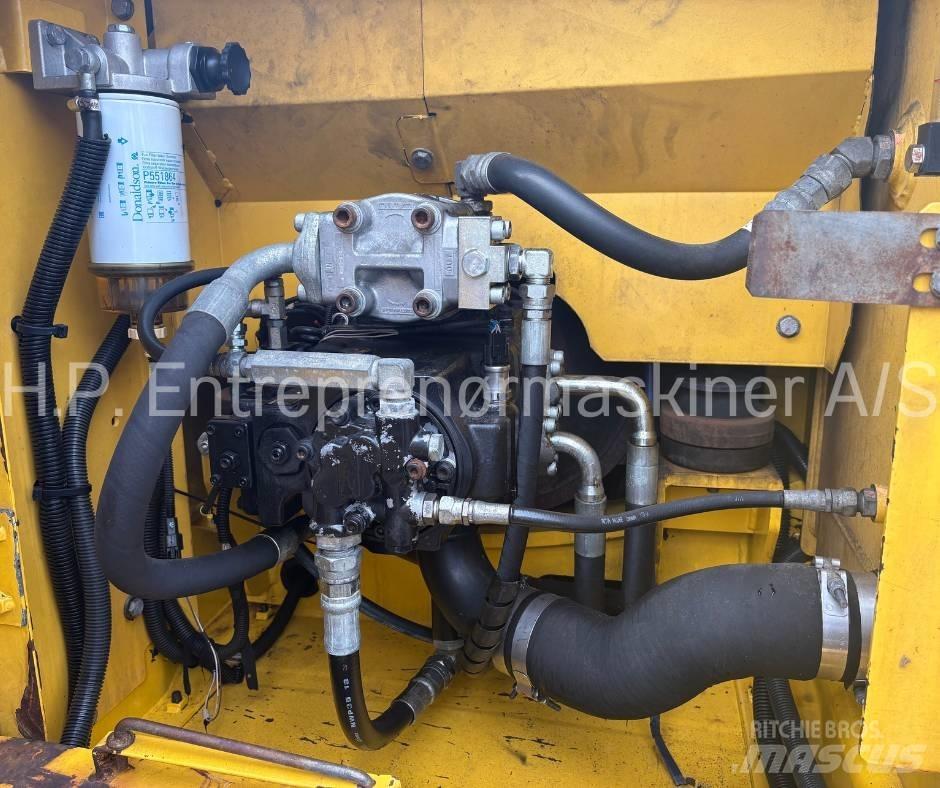 New Holland E 135 B 대형 굴삭기 29톤 이상