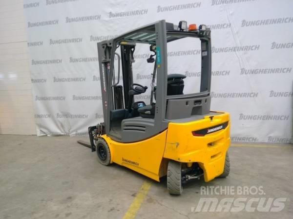 Jungheinrich EFG 320 전동 지게차