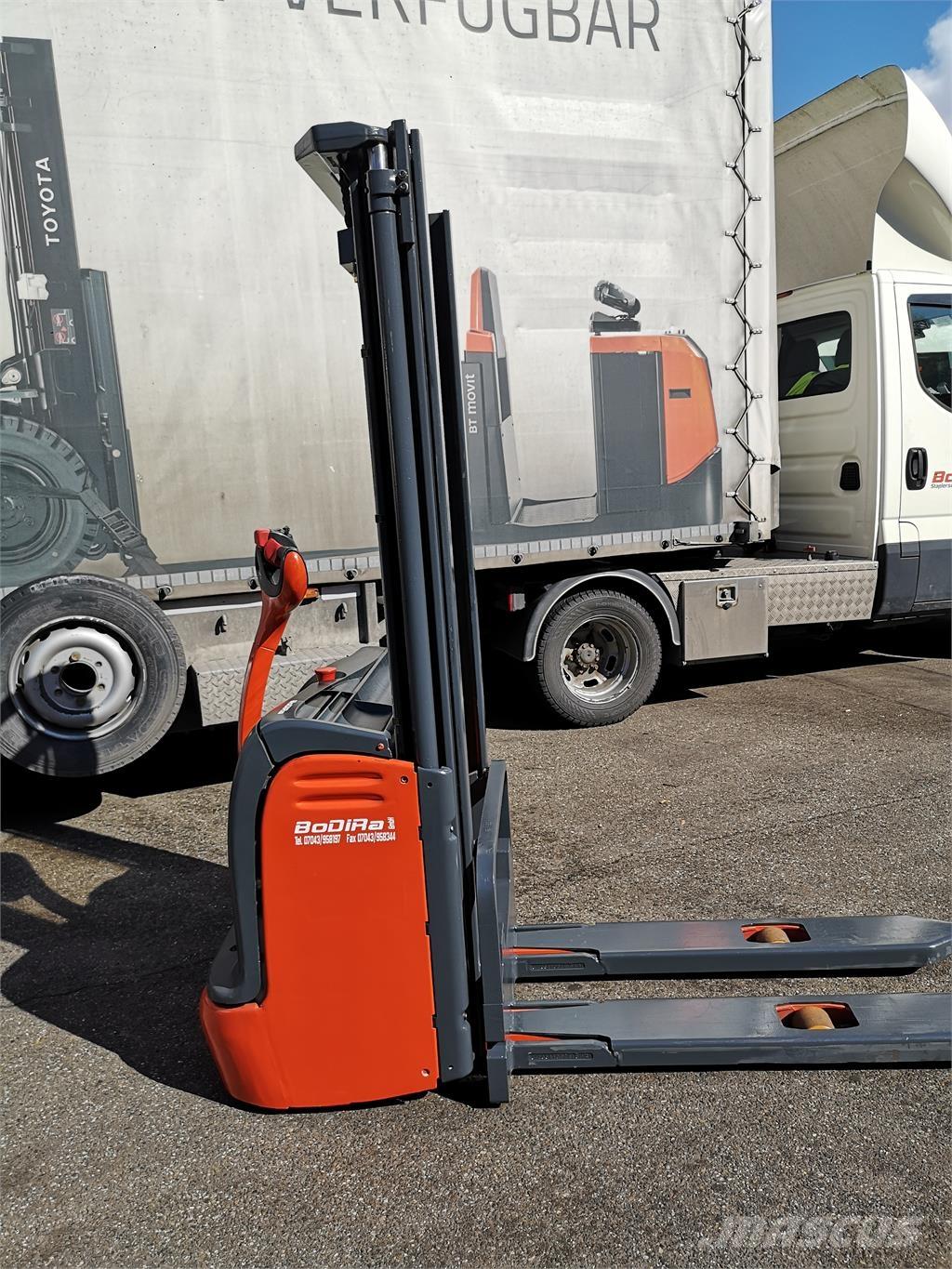 Linde L12 보행식 리치 지게차