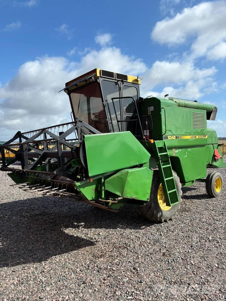 John Deere 1042 콤바인 수확기