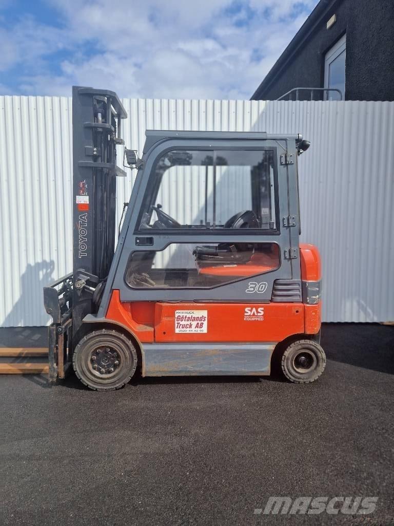 Toyota 7 FBMF 30 전동 지게차