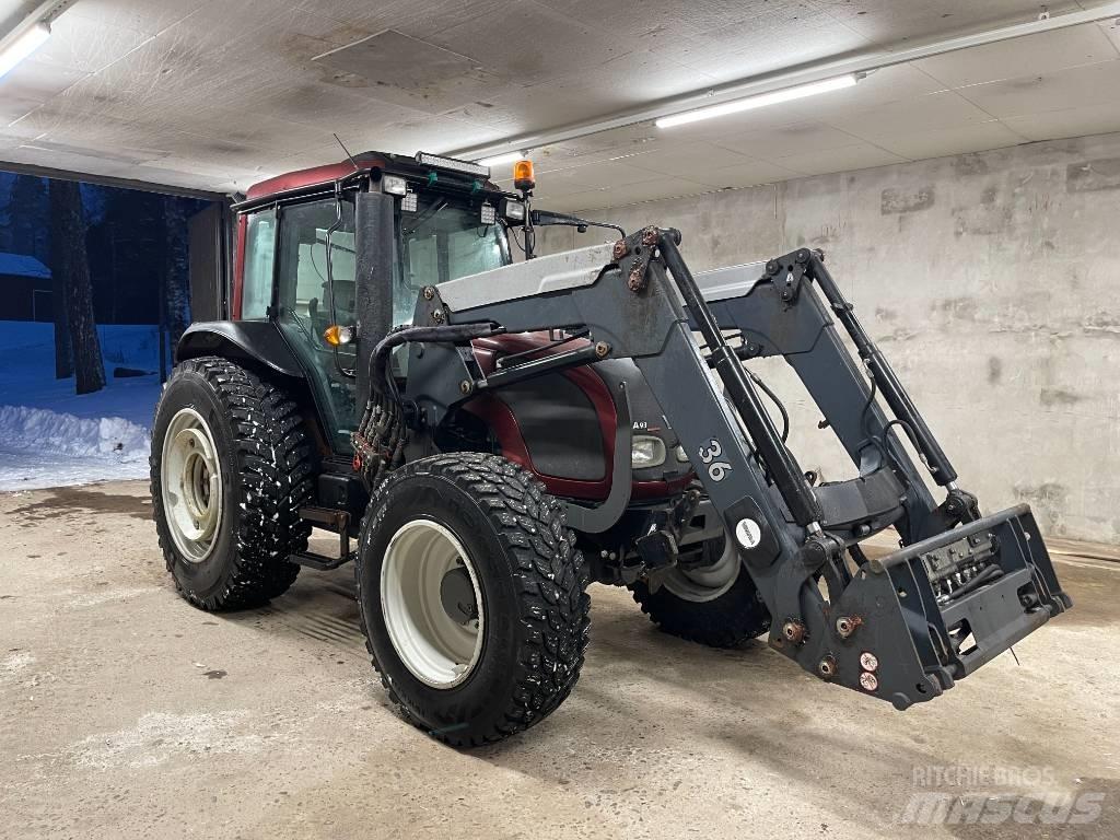 Valtra A 93 트랙터