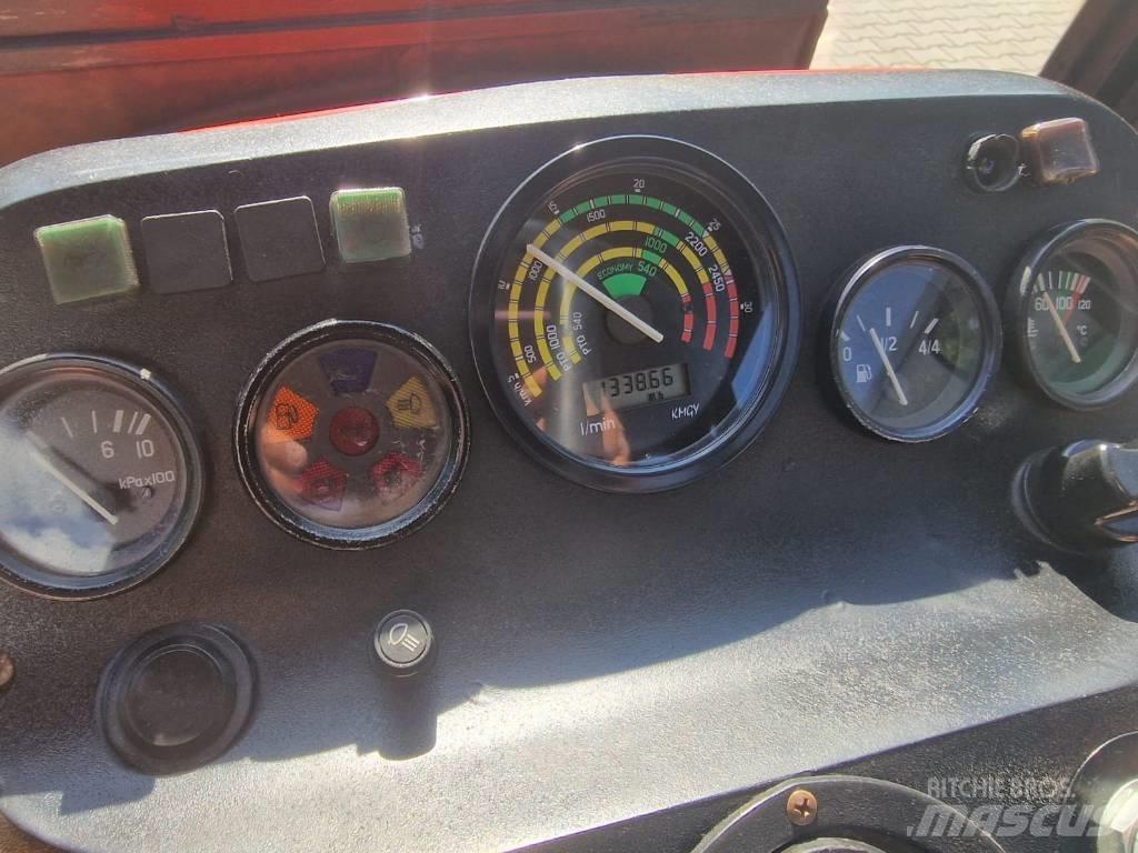 Zetor 7211 트랙터