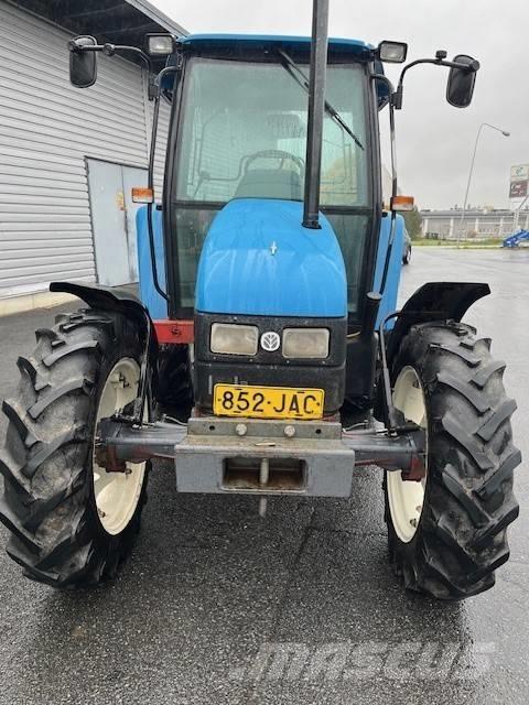 New Holland 5635 트랙터