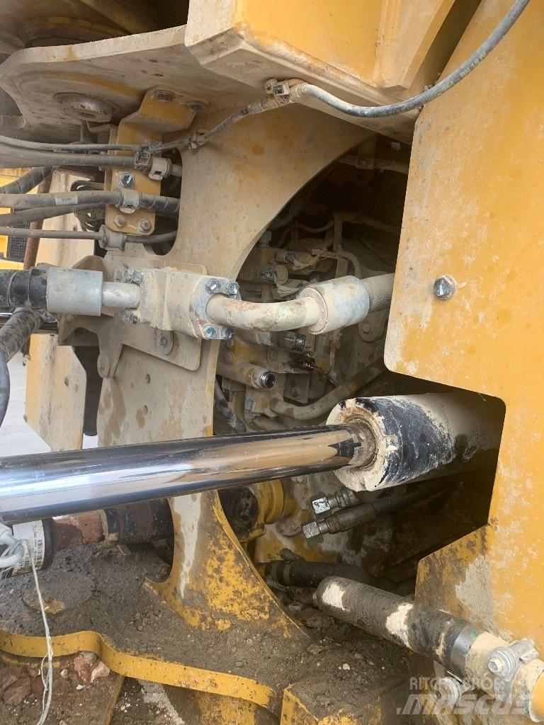 CAT 972 M  휠로우더