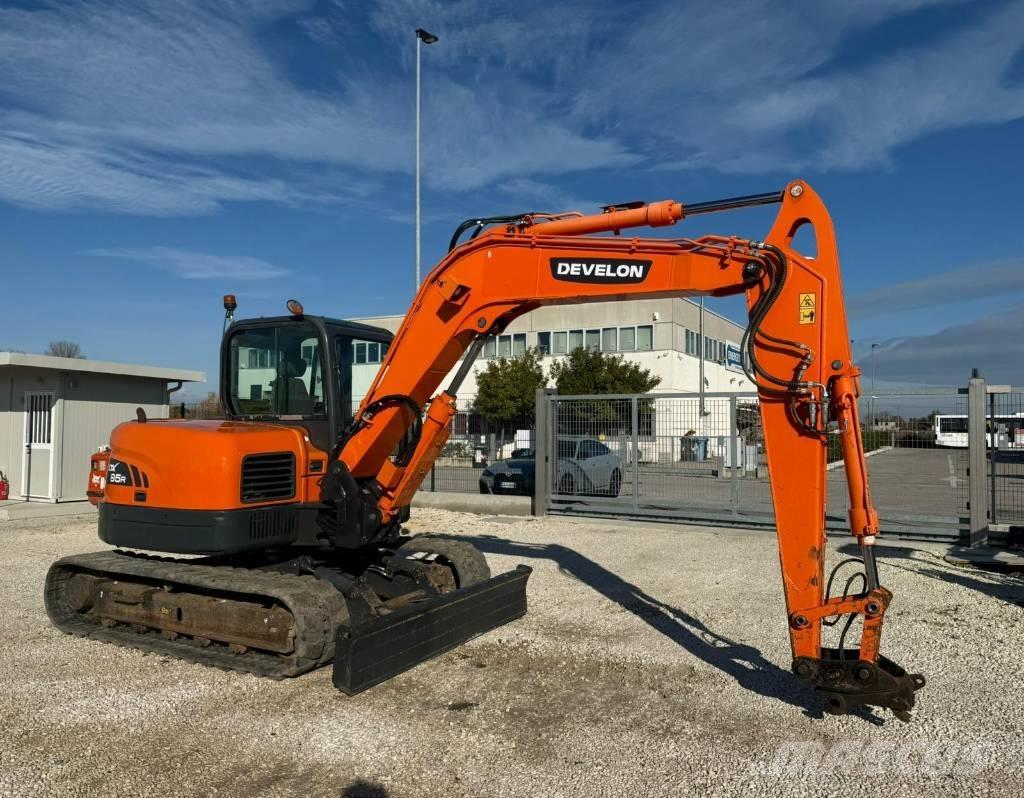 Doosan DX 85 R-3 중형굴삭기 7톤-28톤