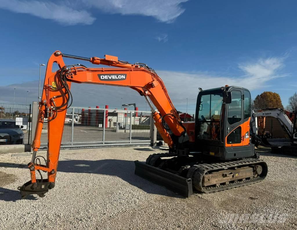 Doosan DX 85 R-3 중형굴삭기 7톤-28톤