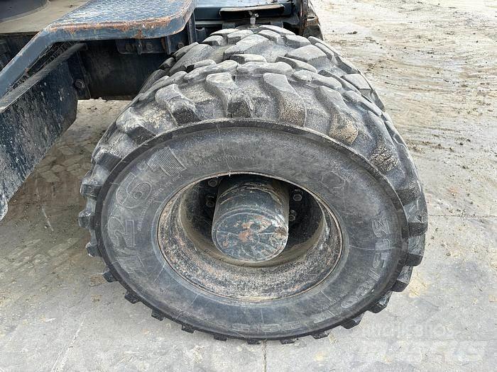 Hyundai HW140  휠 굴삭기
