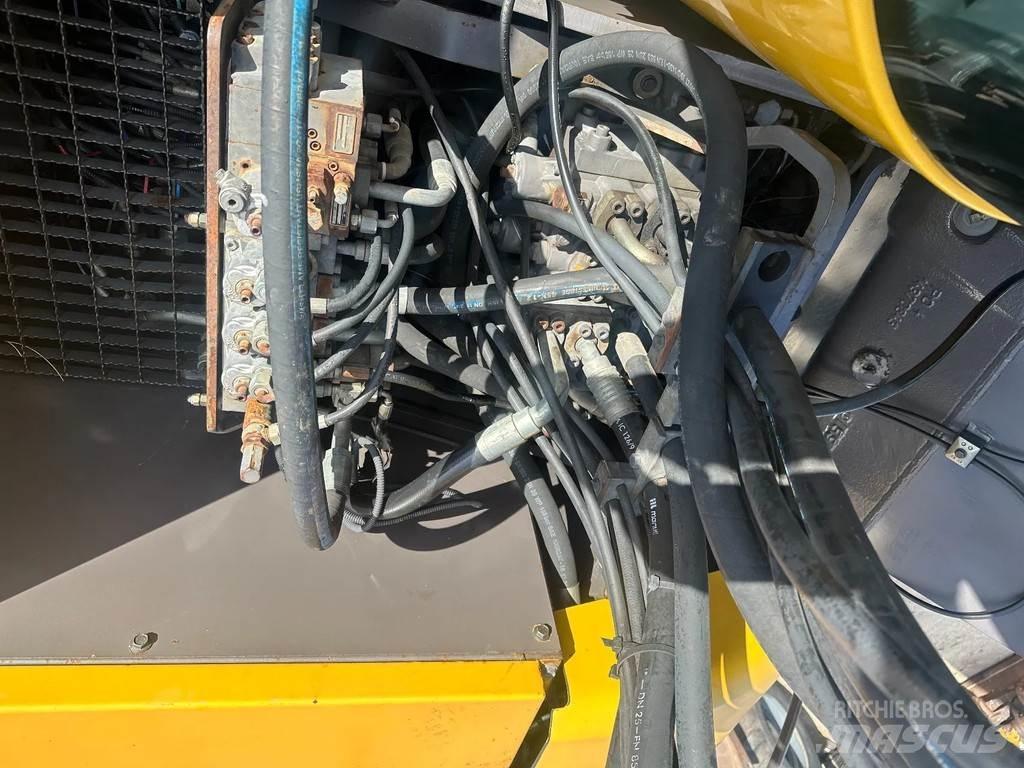 Volvo EW160  휠 굴삭기