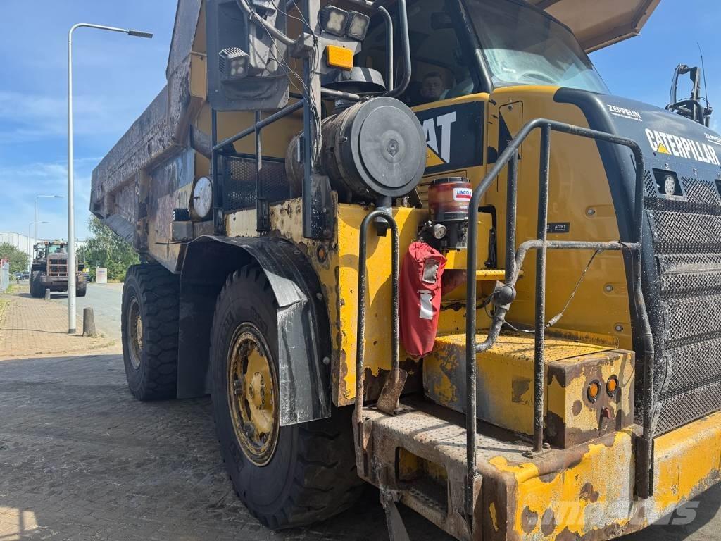 CAT 770 초대형 덤프 트럭