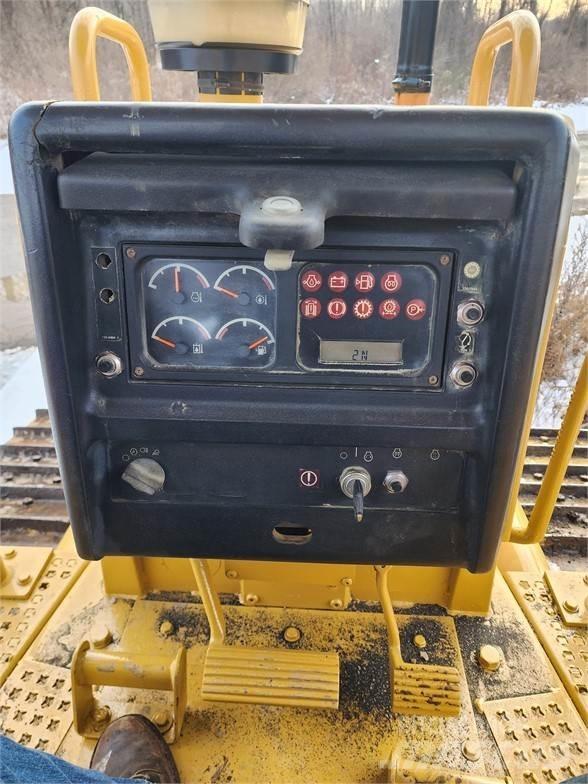 CAT D6M XL 크롤러 도저