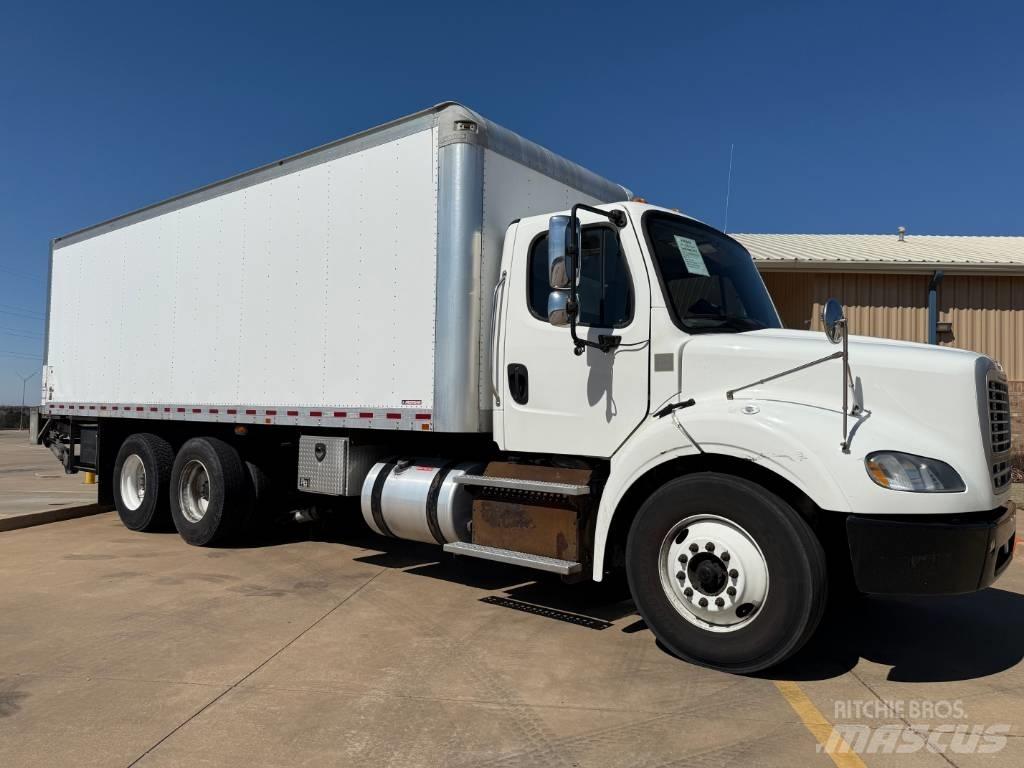 Freightliner M 106 탑차 트럭