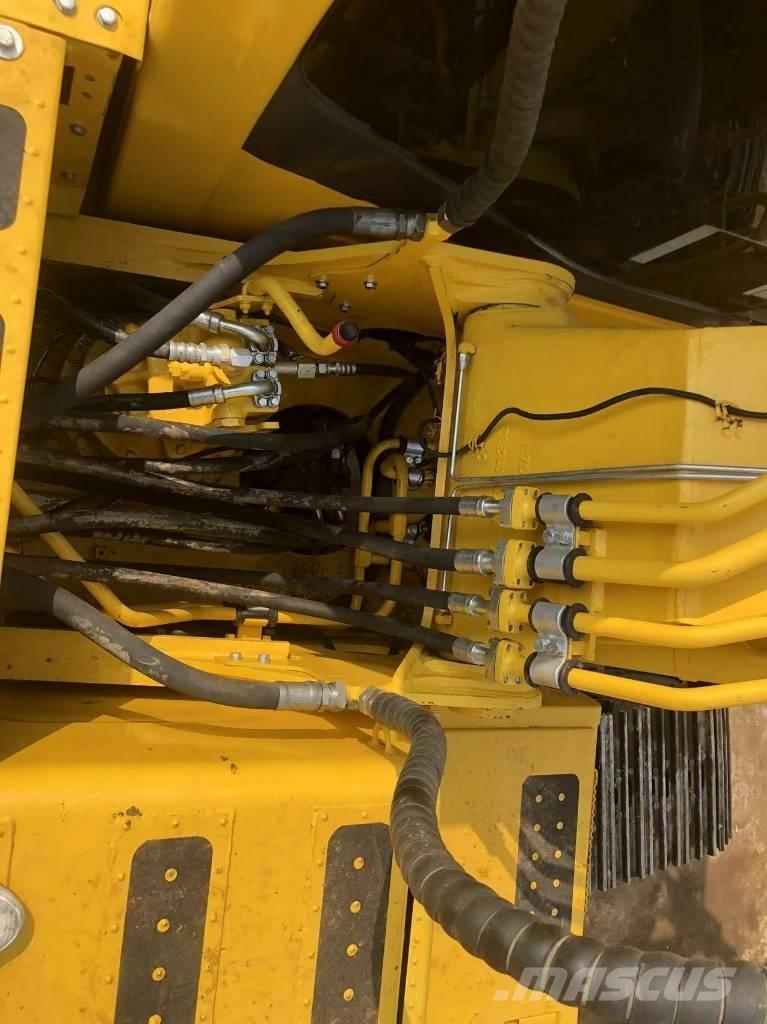 Komatsu PC200-8 대형 굴삭기 29톤 이상
