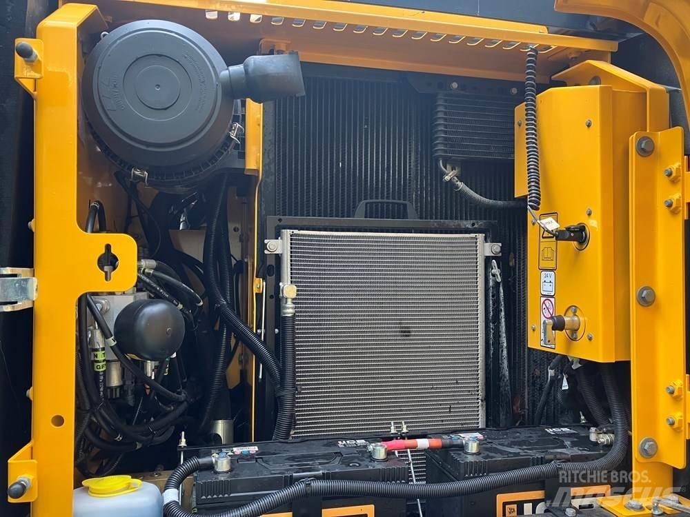 JCB JS145W  휠 굴삭기