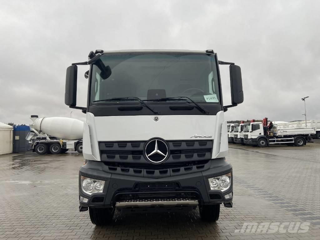 Mercedes-Benz 4143 덤프 트럭