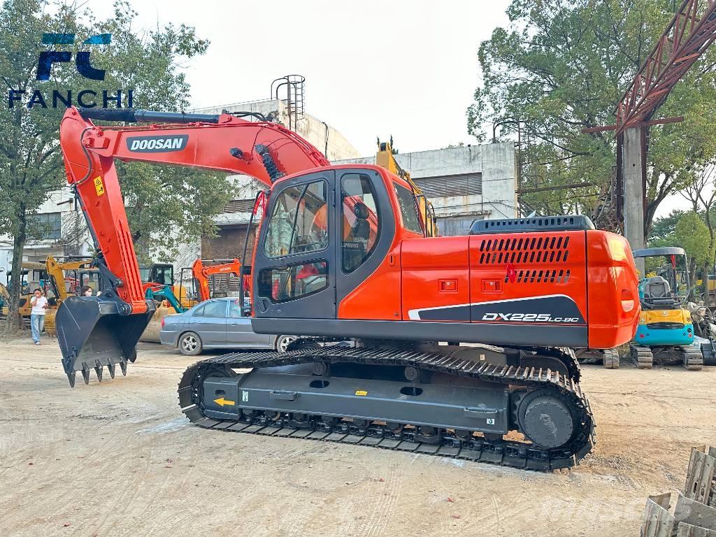Doosan DX 225 LC 대형 굴삭기 29톤 이상